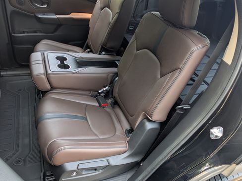 Used 2023 Honda Pilot Elite image 18