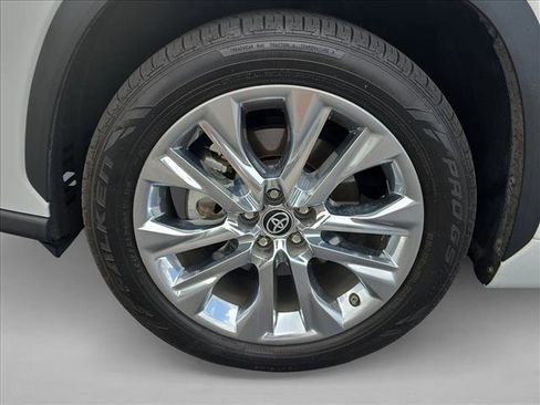 Used 2023 Toyota Highlander Limited FWD image 27