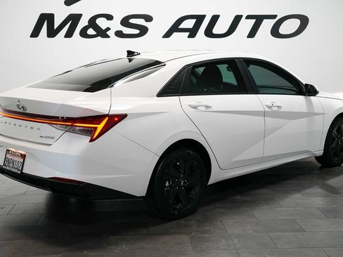 Used 2023 Hyundai Elantra Blue FWD image 5