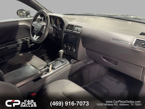 Used 2014 Dodge Challenger SXT RWD image 23