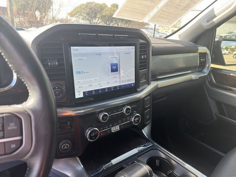 Used 2021 Ford F150 Lariat w/ Trailer Tow Package image 13