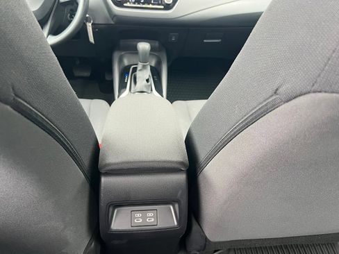 Used 2025 Toyota Corolla LE FWD image 19