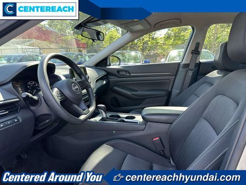 Used 2023 Nissan Altima 2.5 S FWD image 14