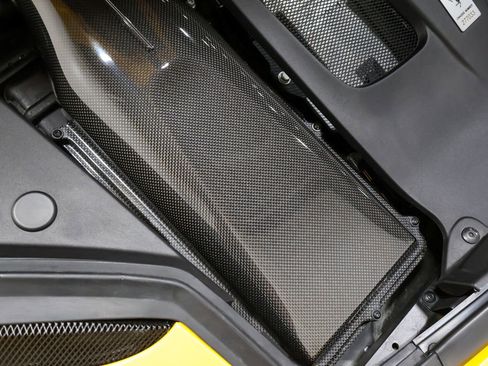 Used 2022 Ferrari 812 GTS image 61