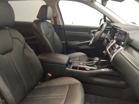 Used 2023 Kia Sorento S image 21