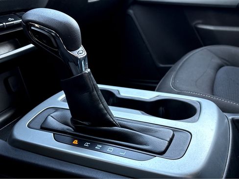 Used 2022 Chevrolet Colorado LT w/ LT Convenience Package image 15