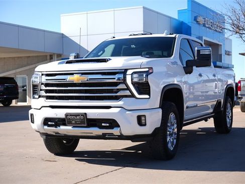 Used 2024 Chevrolet Silverado 2500 High Country w/ Technology Package image 9