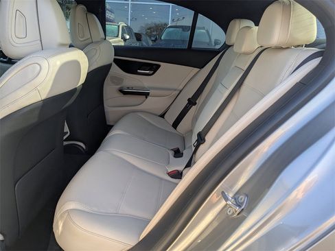 Used 2022 Mercedes-Benz C 300 Sedan image 3