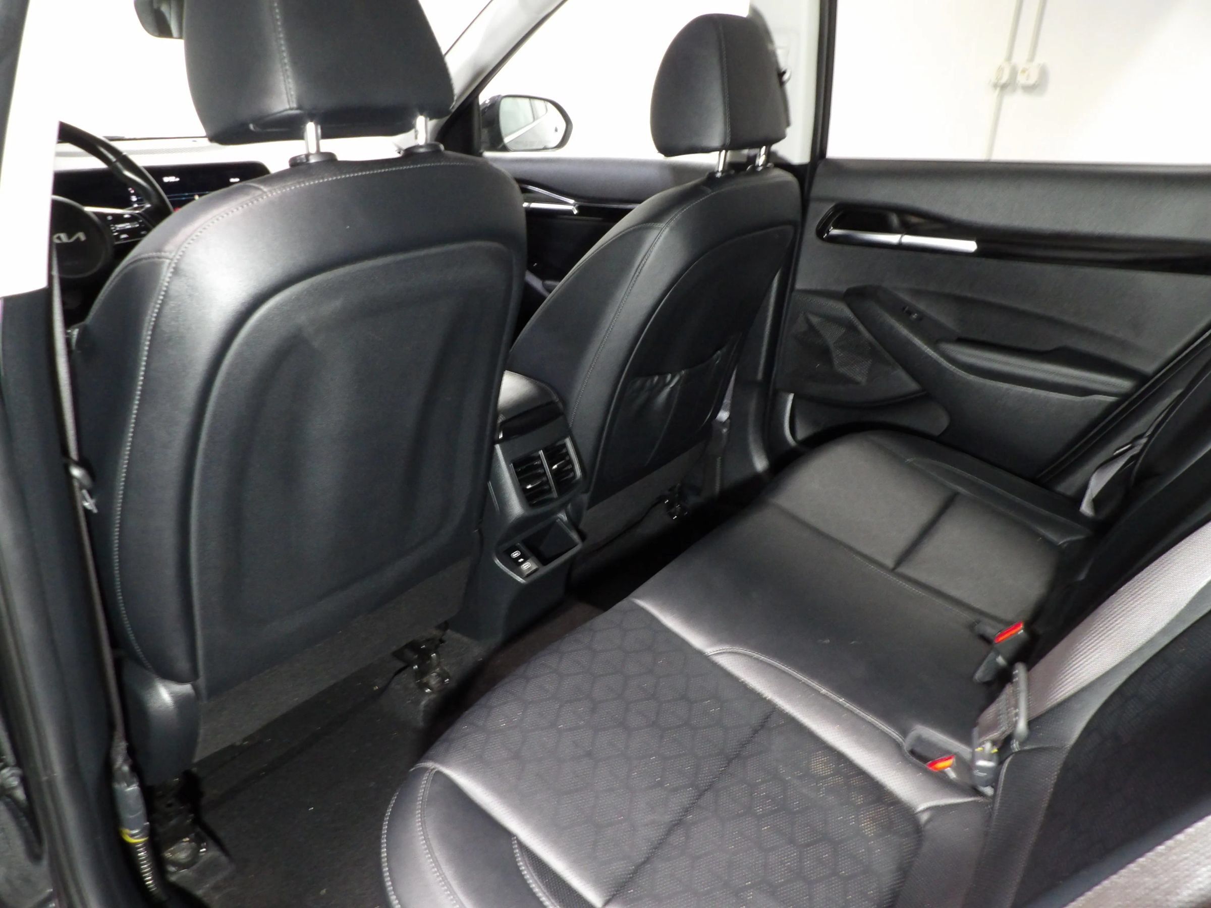 Used 2025 Kia Seltos EX w/ EX Sunroof Package FWD image 10