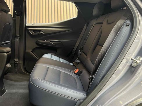 Used 2022 Chevrolet Bolt EUV LT w/ Convenience Package FWD image 36