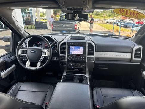 Used 2019 Ford F250 Lariat w/ Lariat Ultimate Package AWD/4WD image 16