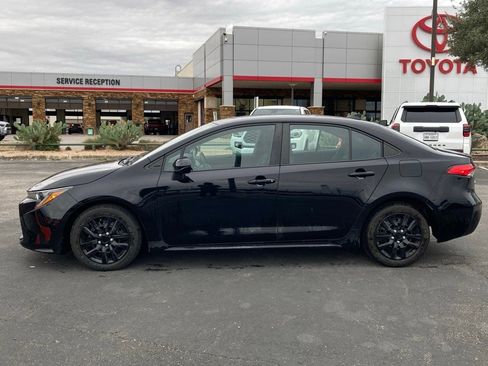 Used 2023 Toyota Corolla LE image 7