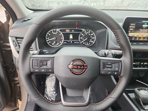 New 2026 Nissan Rogue SV AWD/4WD image 9