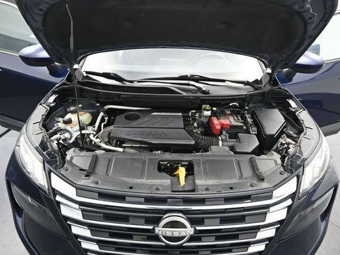 Used 2024 Nissan Rogue SV AWD/4WD image 5