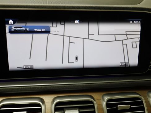 Used 2024 Mercedes-Benz GLS 450 4MATIC image 10