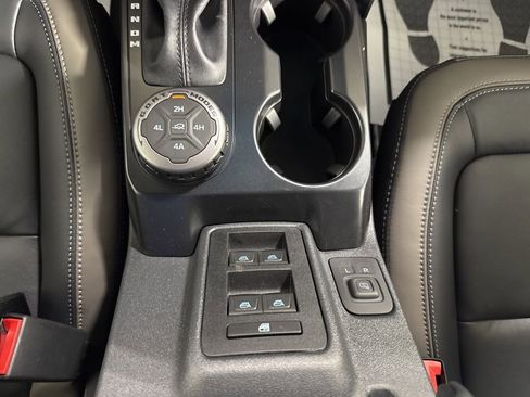 New 2025 Ford Bronco Outer Banks w/ Sasquatch Package image 28