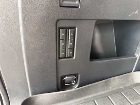 Used 2024 Ford Expedition XLT RWD image 31