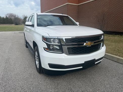 Used 2015 Chevrolet Suburban LT image 24