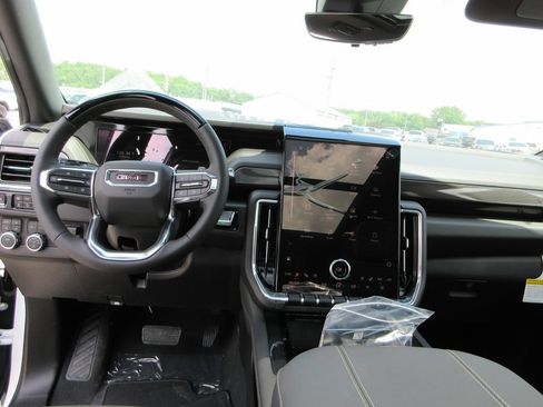 New 2026 GMC Yukon XL Elevation w/ Elevation Premium Package AWD/4WD image 17