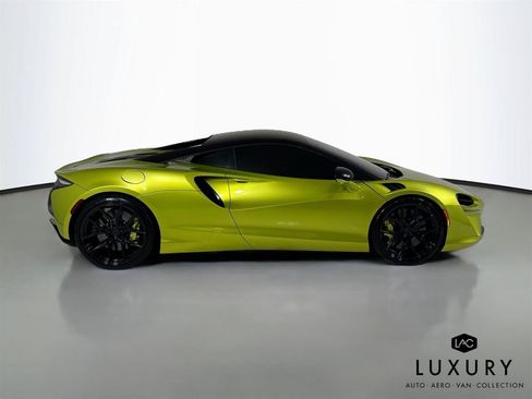 Used 2023 McLaren Artura RWD image 5