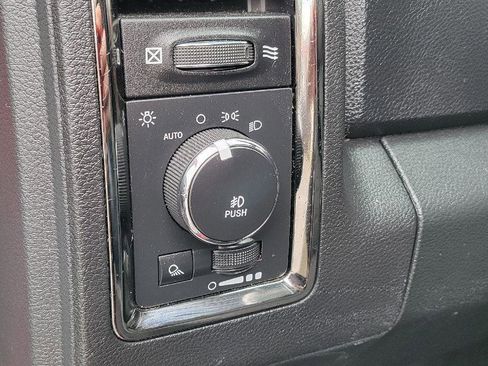 Used 2017 RAM 1500 Sport image 9