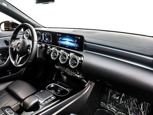 Used 2023 Mercedes-Benz CLA 250 image 17