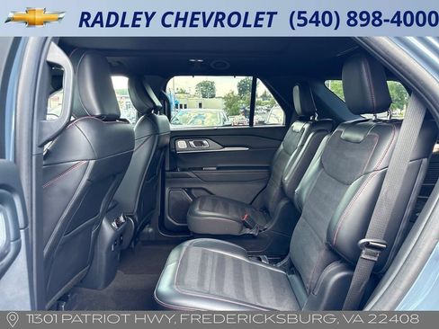 Used 2025 Ford Explorer ST AWD/4WD image 12
