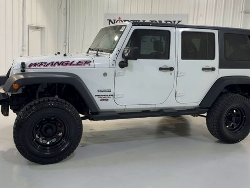 Used 2013 Jeep Wrangler Unlimited Sport AWD/4WD image 6
