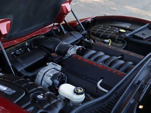 Used 2002 Chevrolet Corvette Coupe w/ Preferred Equipment Group2 image 34