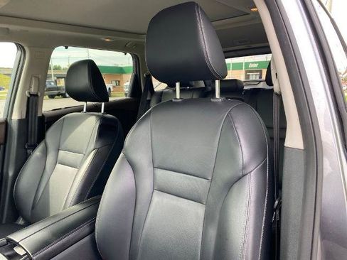 Used 2023 Nissan Rogue SL FWD image 11