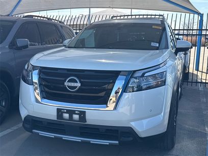 Used 2024 Nissan Pathfinder Platinum w/ Cargo Package