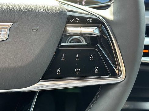 New 2025 Cadillac Lyriq Luxury image 14