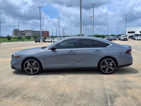 Used 2024 Honda Accord Sport image 3