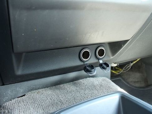 Used 2006 Isuzu i-350 LS image 18