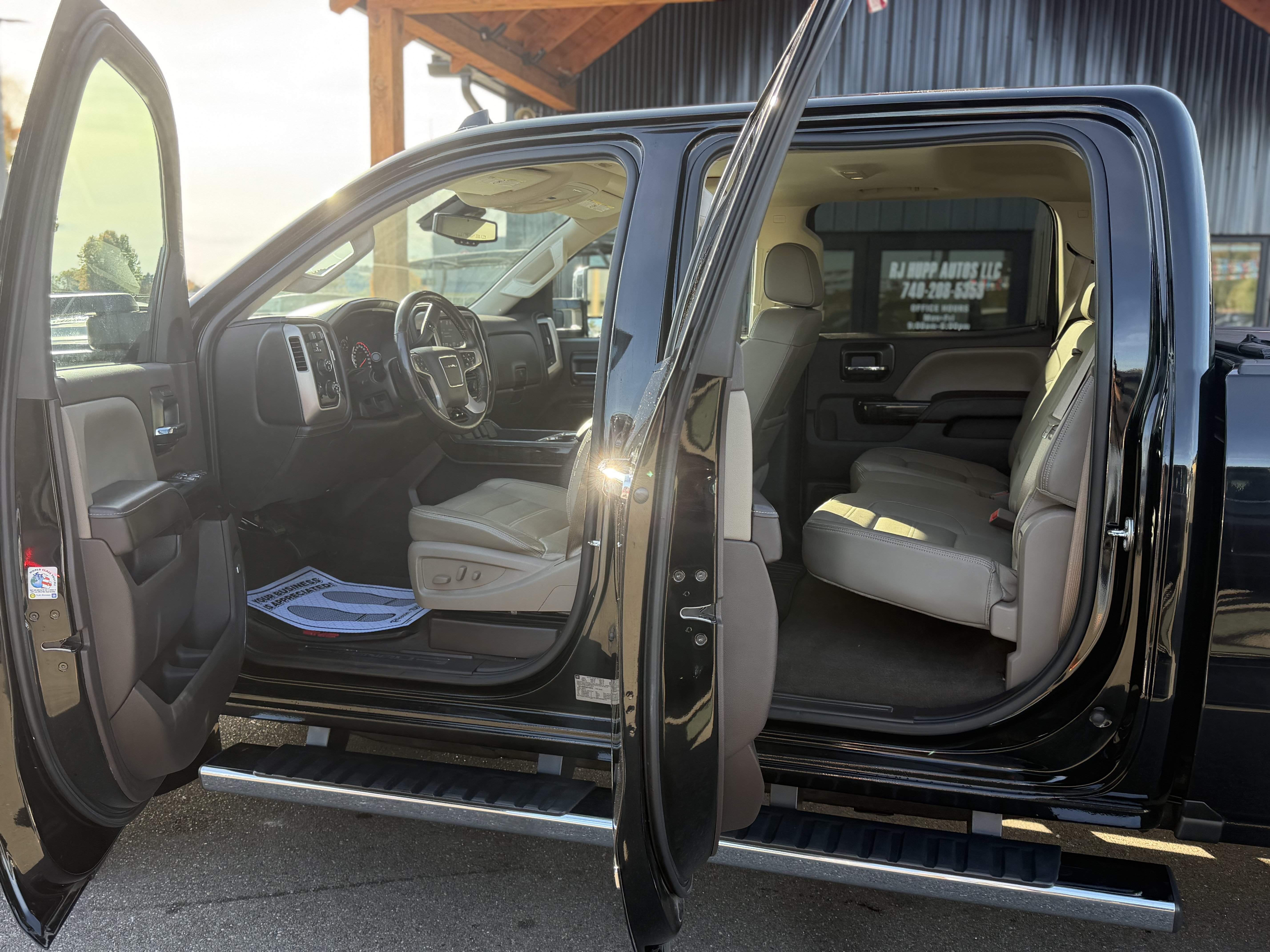Used 2016 GMC Sierra 2500 Denali w/ Duramax Plus Package AWD/4WD image 7
