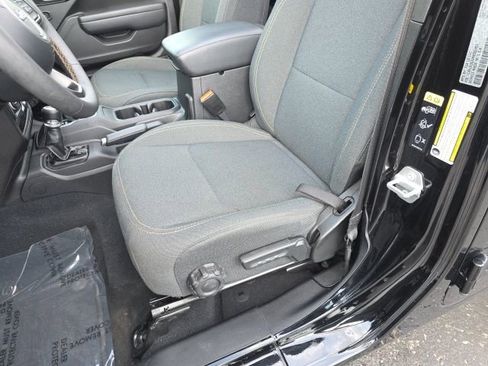 Used 2024 Jeep Wrangler Unlimited Sport AWD/4WD image 17