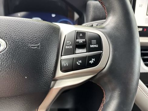 Used 2025 Ford Explorer Active w/ Active Comfort Package RWD image 23