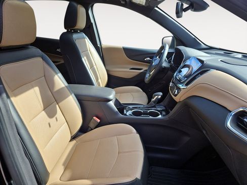 Used 2023 Chevrolet Equinox Premier image 15