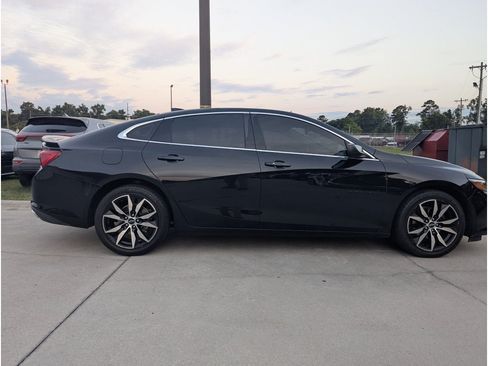 Used 2023 Chevrolet Malibu RS w/ Driver Confidence Package FWD image 2