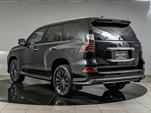 Used 2023 Lexus GX 460 Premium w/ Accessory Package AWD/4WD image 7