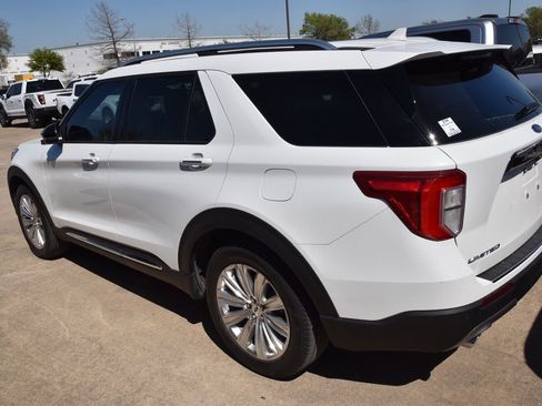 Certified 2023 Ford Explorer Limited w/ Limited Technology Package image 9
