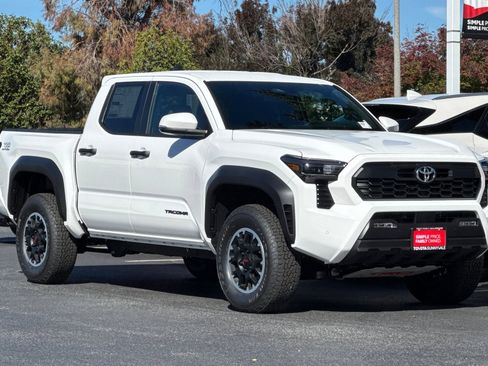 New 2025 Toyota Tacoma TRD Off-Road image 10