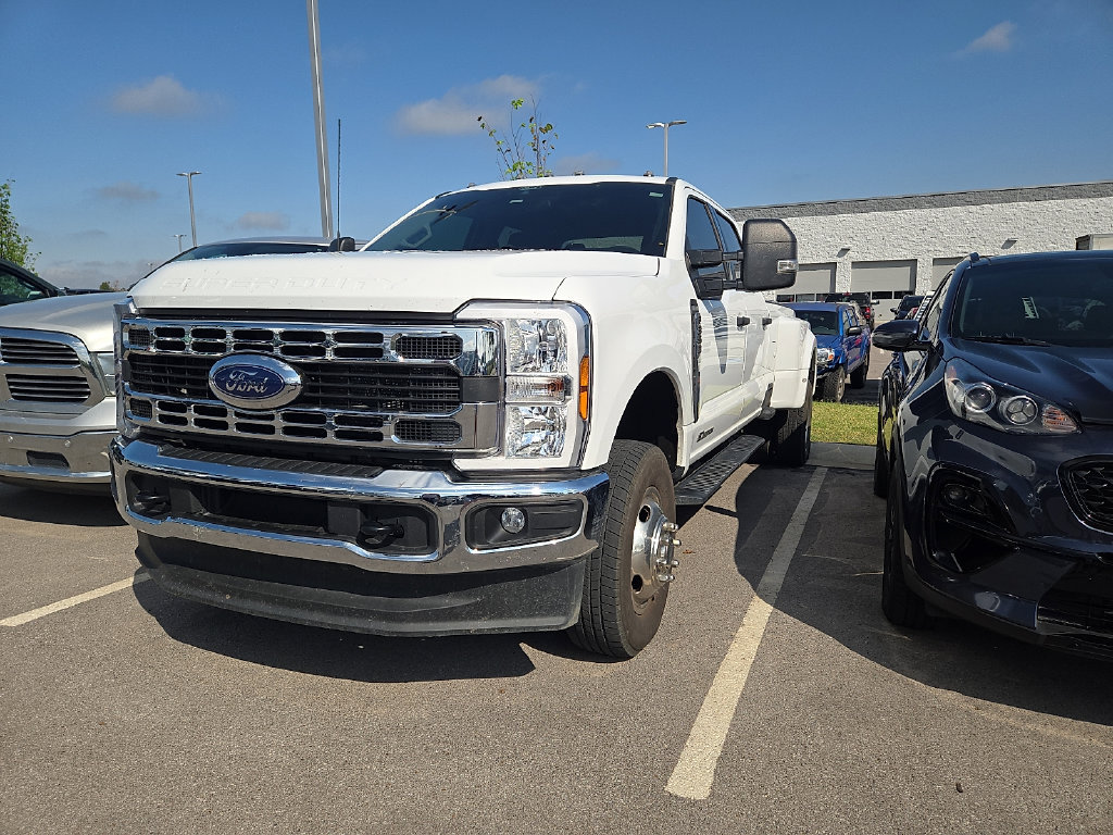 Used 2025 Ford F350 XLT AWD/4WD image 1