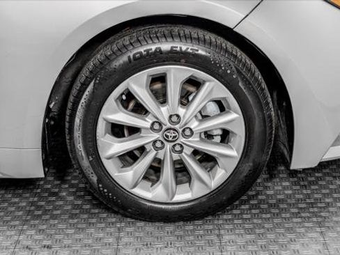 Used 2022 Toyota Corolla LE w/ LE Convenience Package FWD image 31
