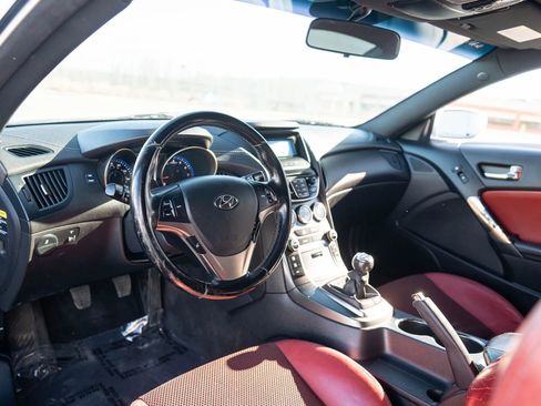 Used 2013 Hyundai Genesis 2.0T image 14