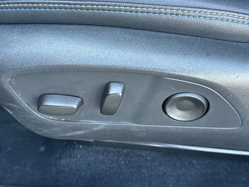 Used 2025 Chevrolet Equinox EV LT w/ Convenience Package image 14