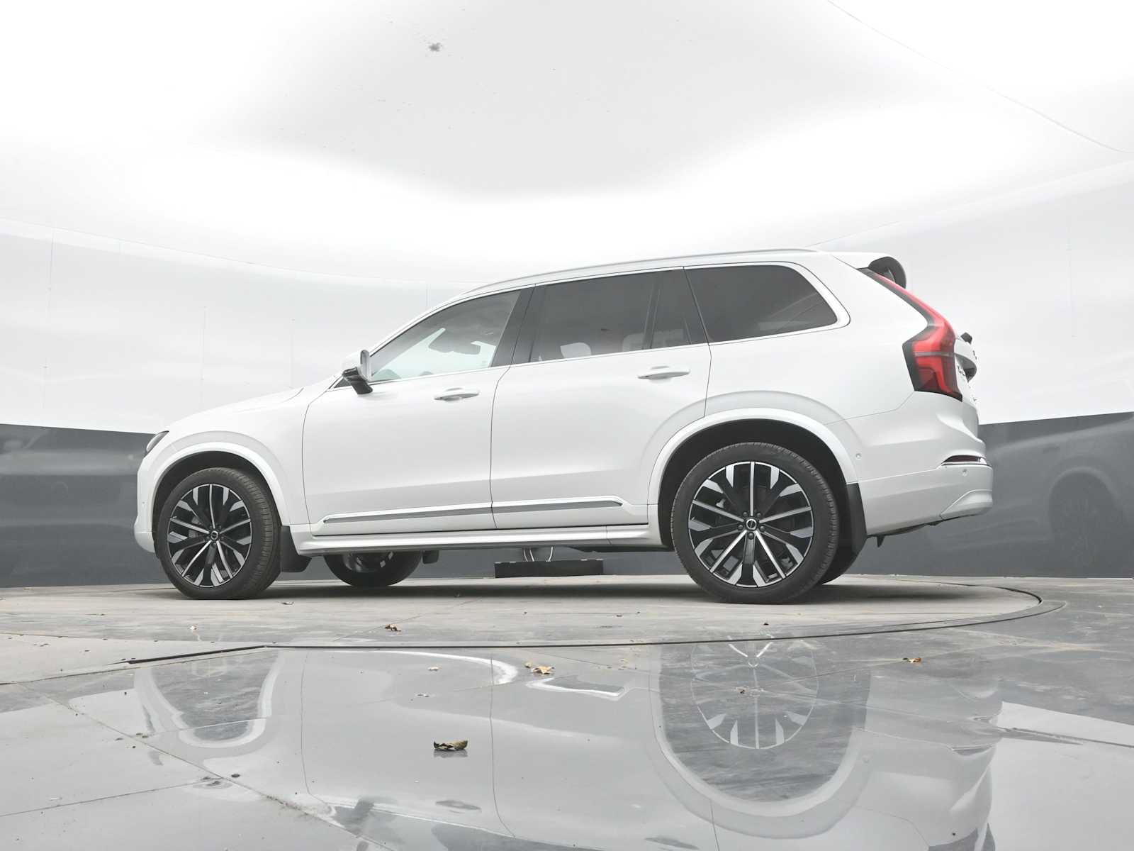 Used 2026 Volvo XC90 B6 Ultra w/ Protection Package AWD/4WD image 24