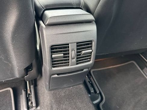 Used 2019 Mercedes-Benz CLA 250 4MATIC image 23