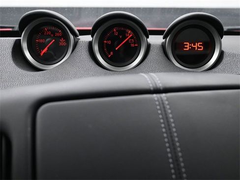 Used 2010 Nissan 370Z Touring image 29