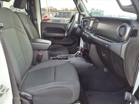 Used 2021 Jeep Wrangler Unlimited Sport image 19